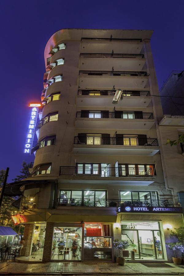 아르테미시온 아테네 외부 사진